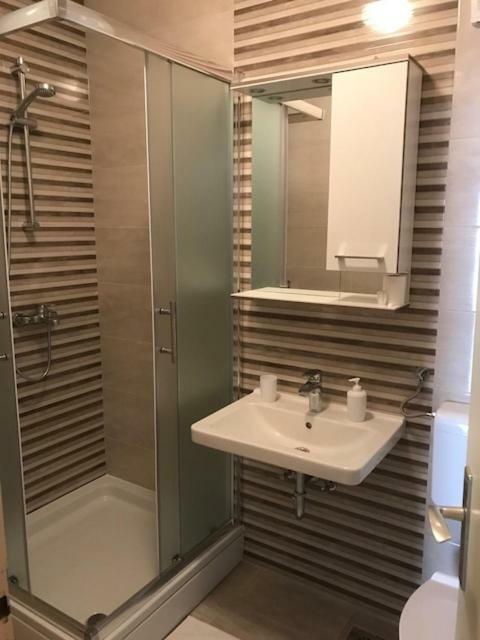 Apartmani Ruza Makarska Ngoại thất bức ảnh