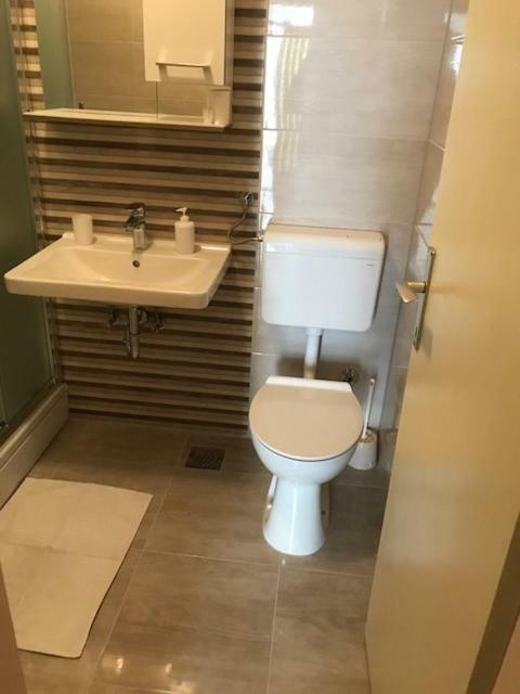Apartmani Ruza Makarska Ngoại thất bức ảnh